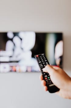 Bla gjennom tusenvis av IPTV-kanaler